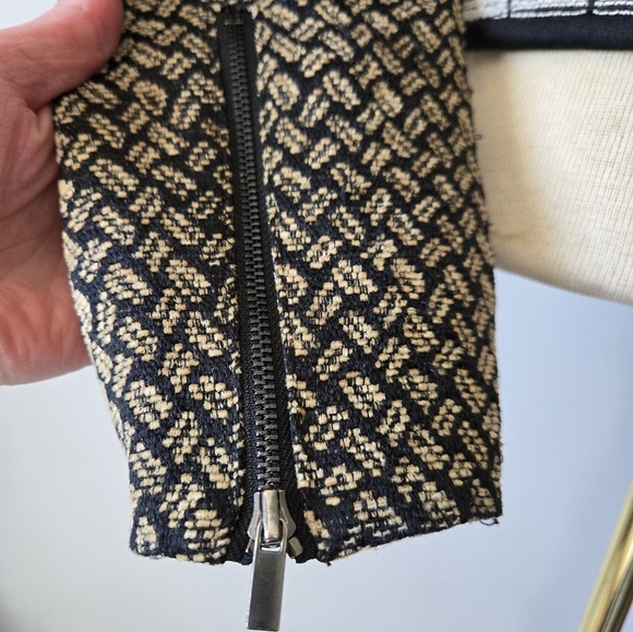 Rachel Roy Asymmetrical Zipper Geometric Patterned Cropped Blazer Jacket. Size 6 - Picture 7 of 15